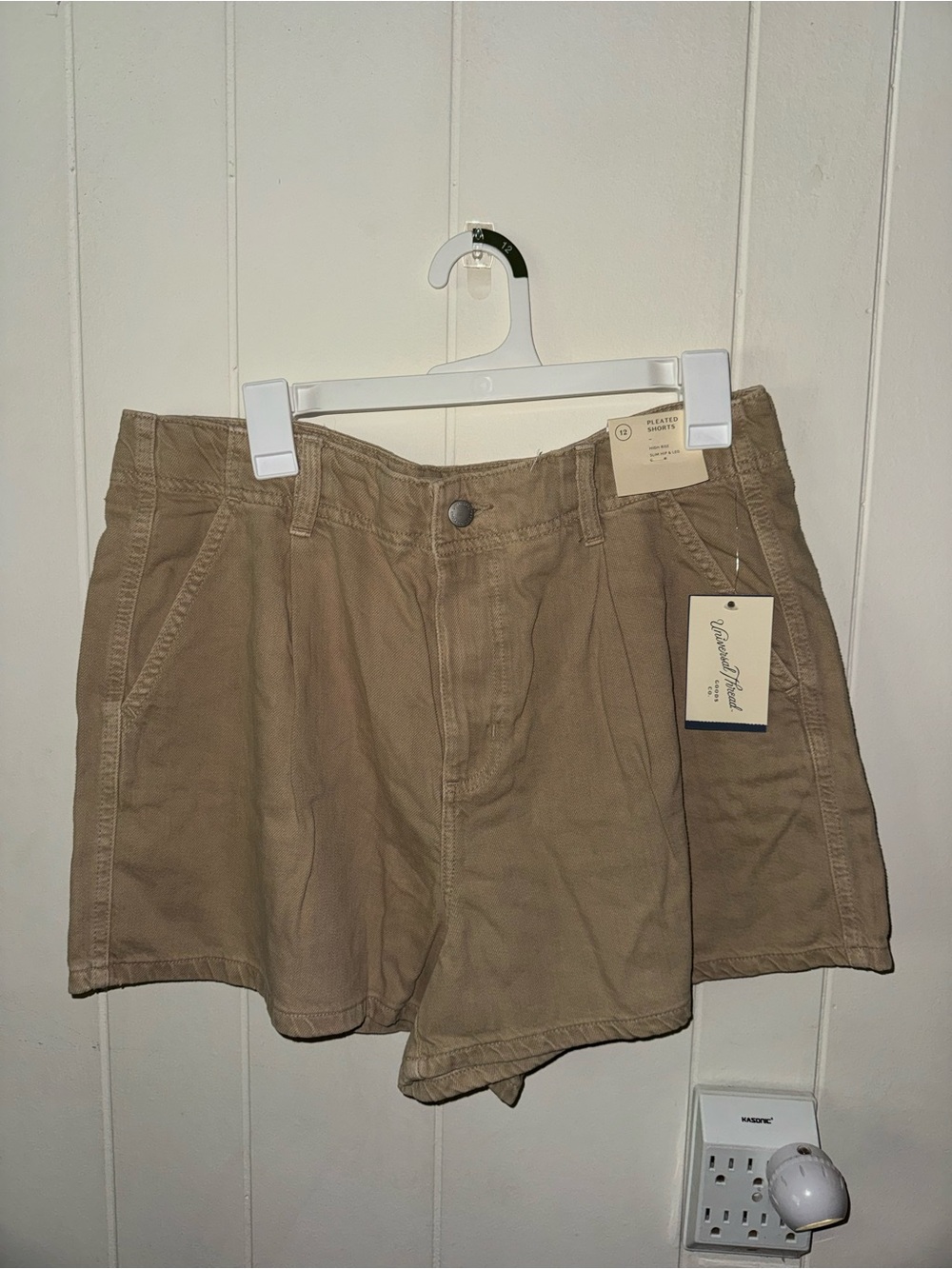 Universal Thread Khaki Tan High-Rise Relaxed Shorts